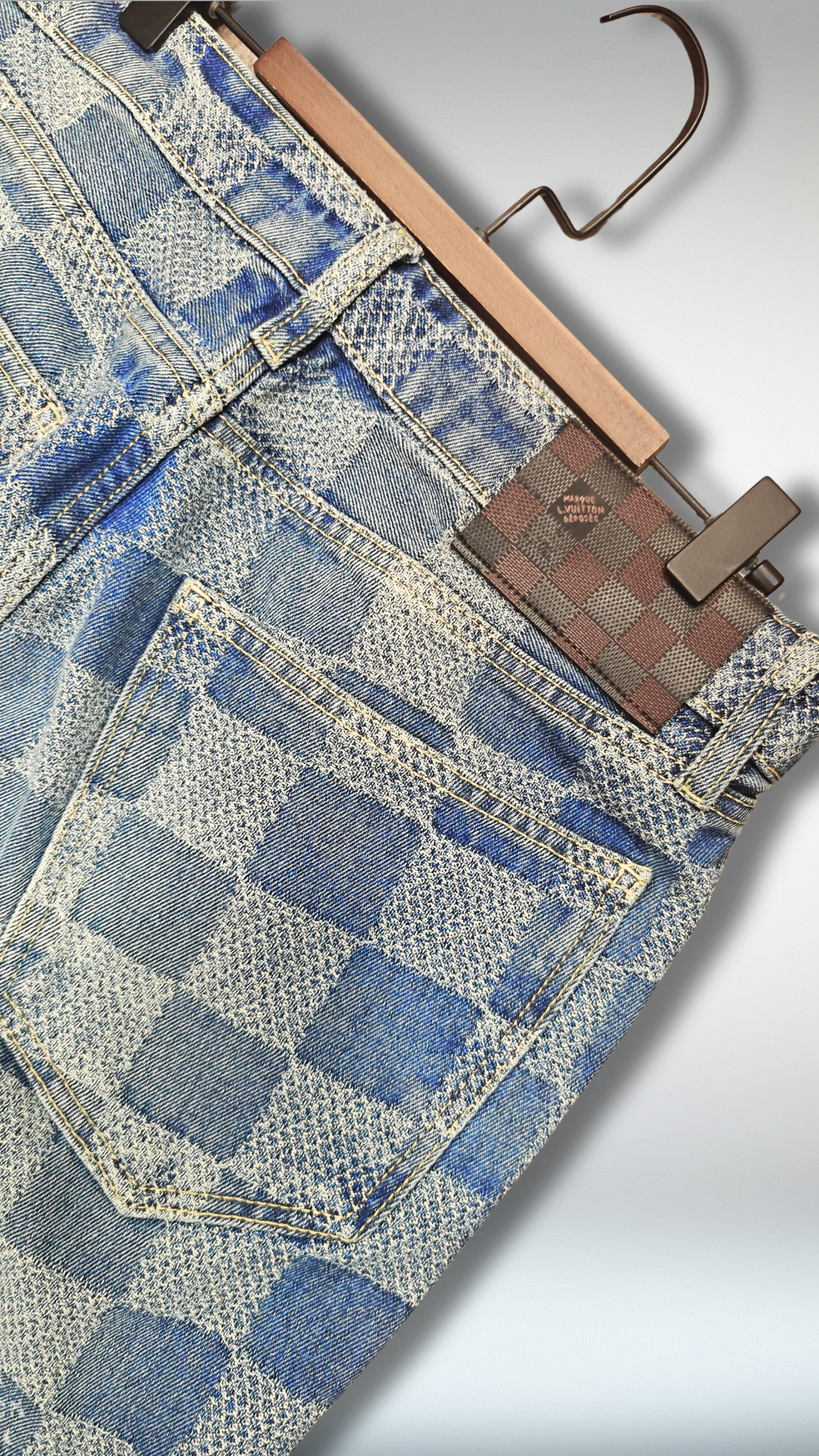 LOUIS VUITTON Men's Jeans