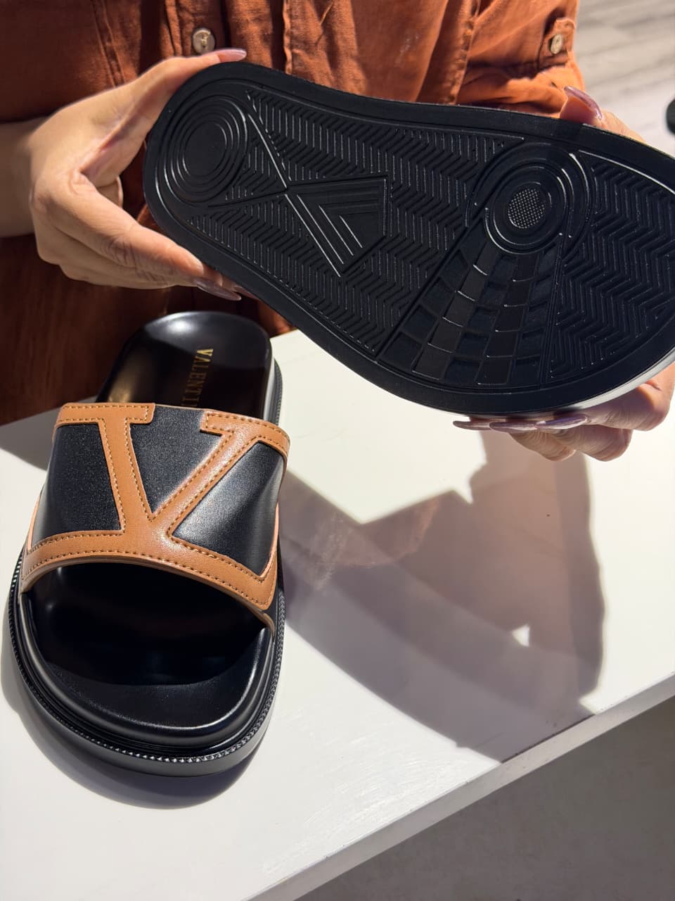 Valentino Slides