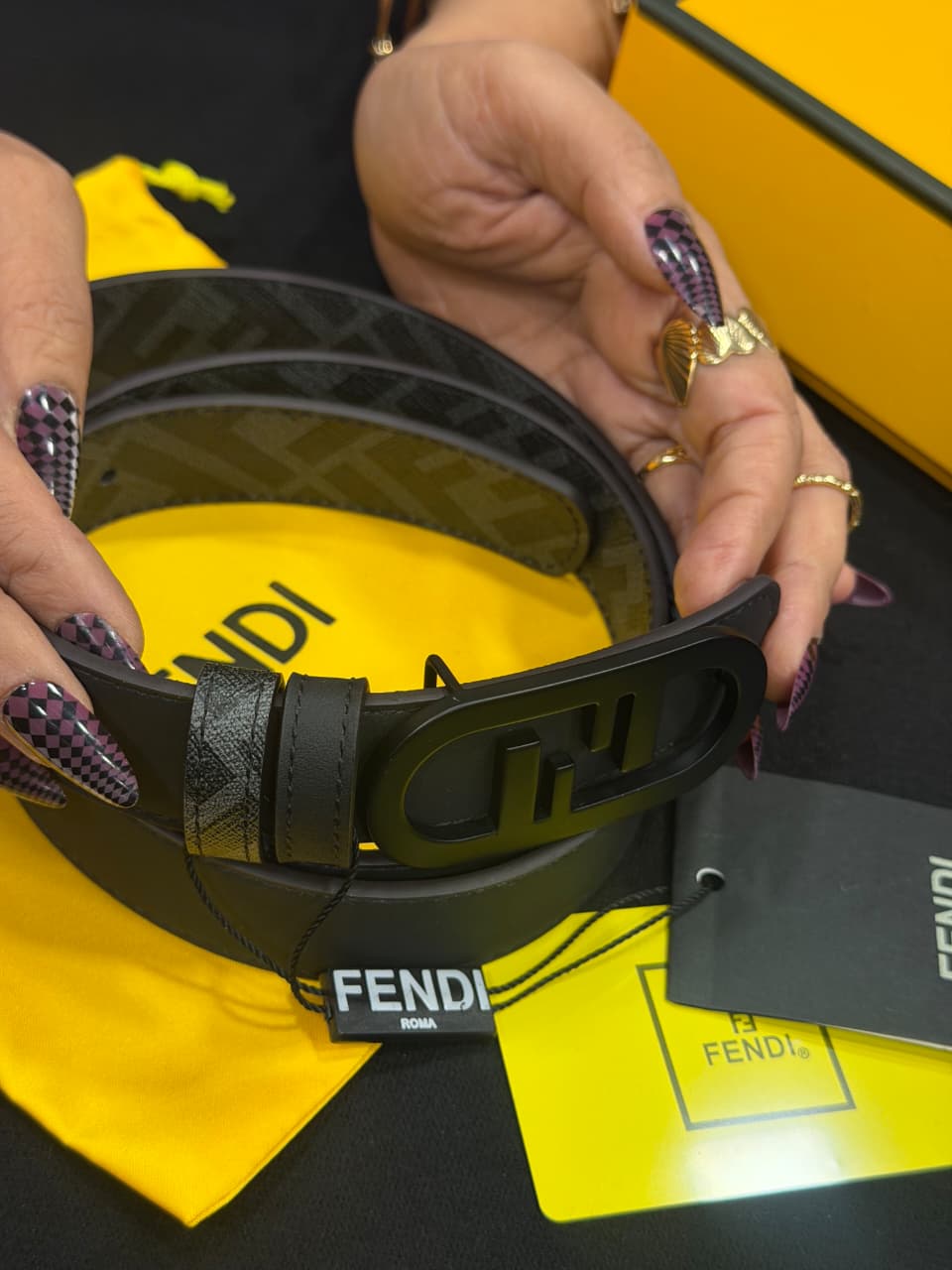 Fendi 1:1 Grade Genuine Leather Men' Belt with Complete Box Packaging