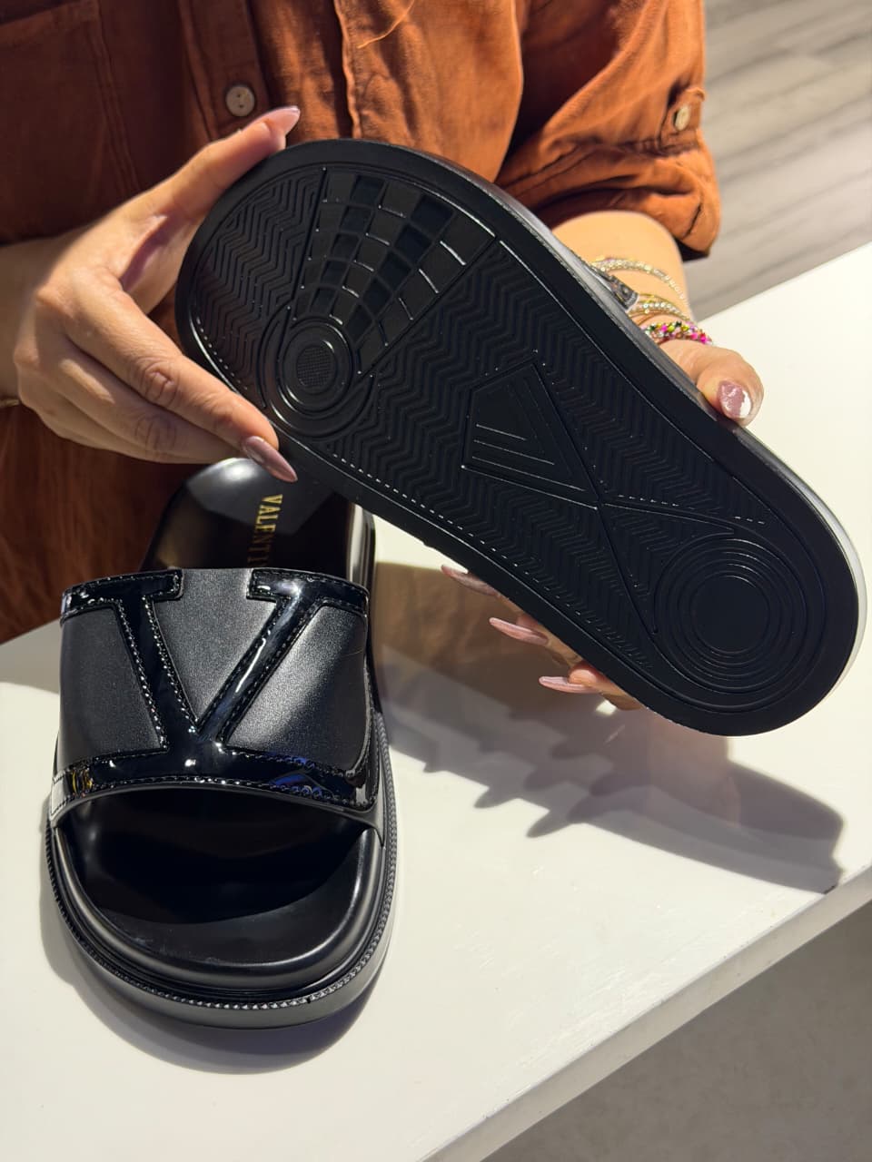 Valentino Slides