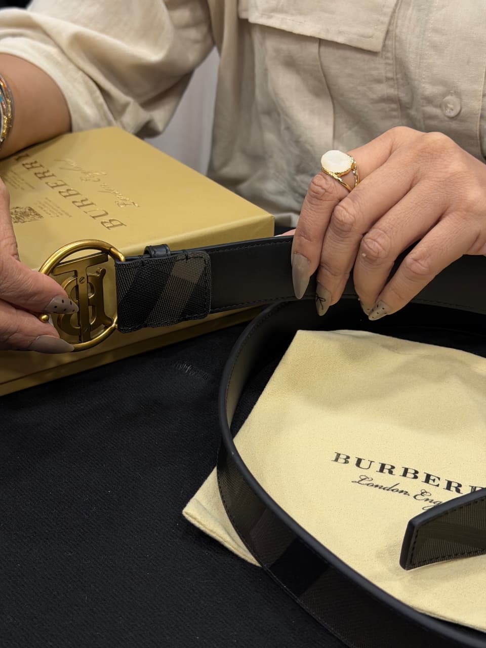 Burberry 1:1 Grade Genuine Leather Men's Belt with Complete Box Packaging