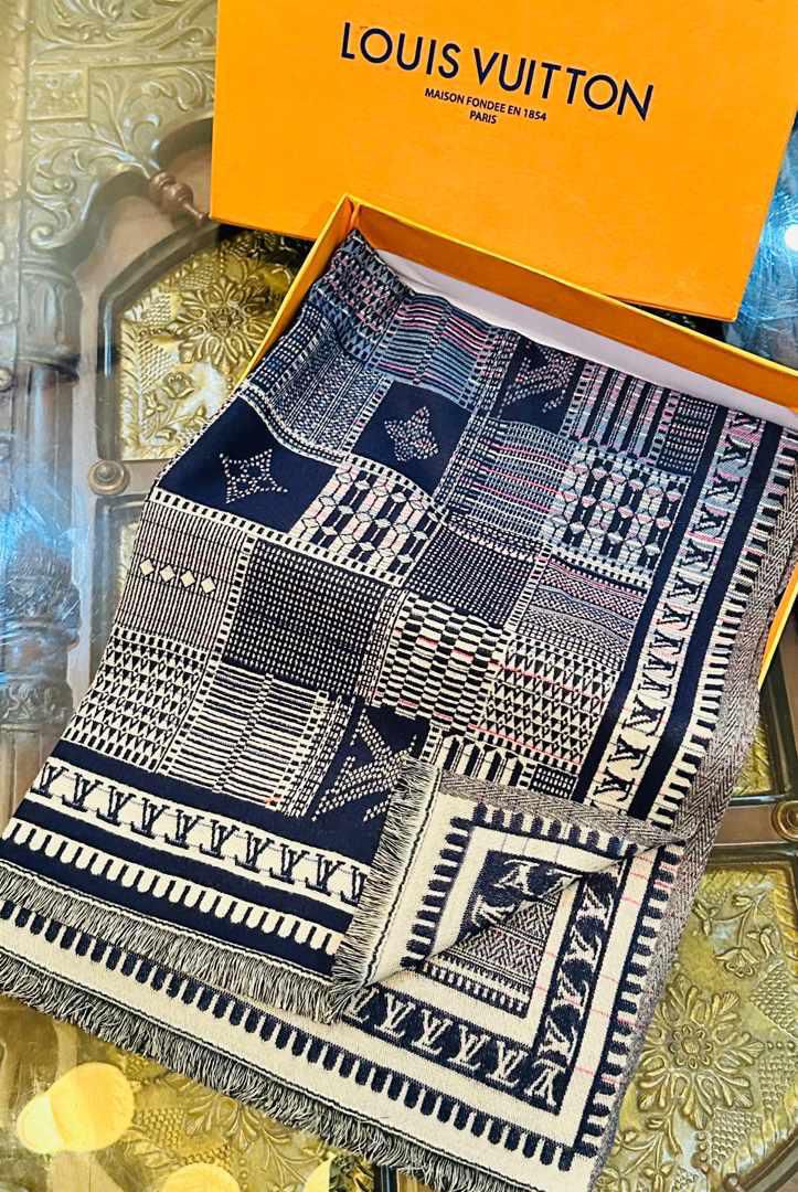 Louis Vuitton Women's Scarf with Box