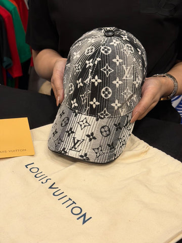 Louis vuitton Premium Cap with Dust Cover