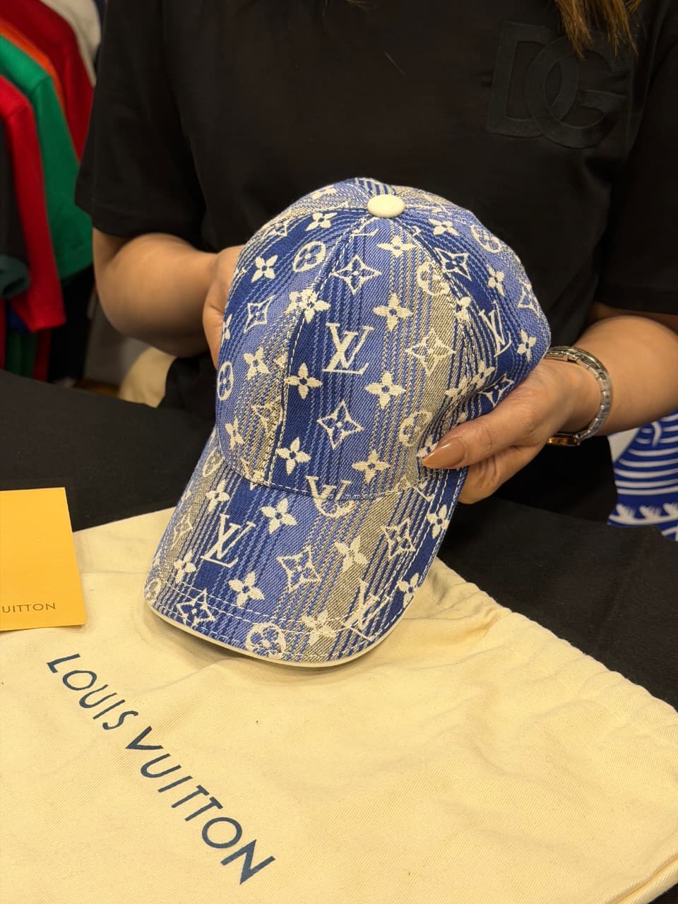 Louis vuitton Premium Cap with Dust Cover