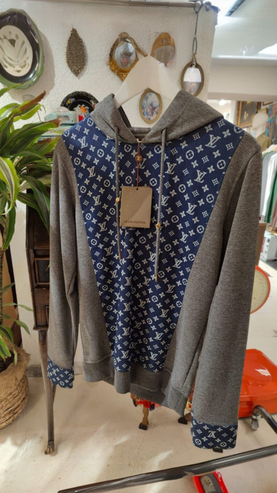 LOUIS VUITTON  1:1 Grade Hoodie
