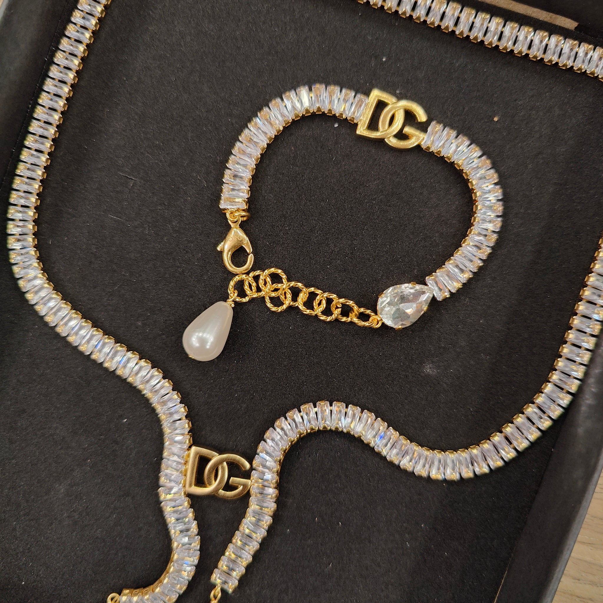 DG Women's Necklace Set