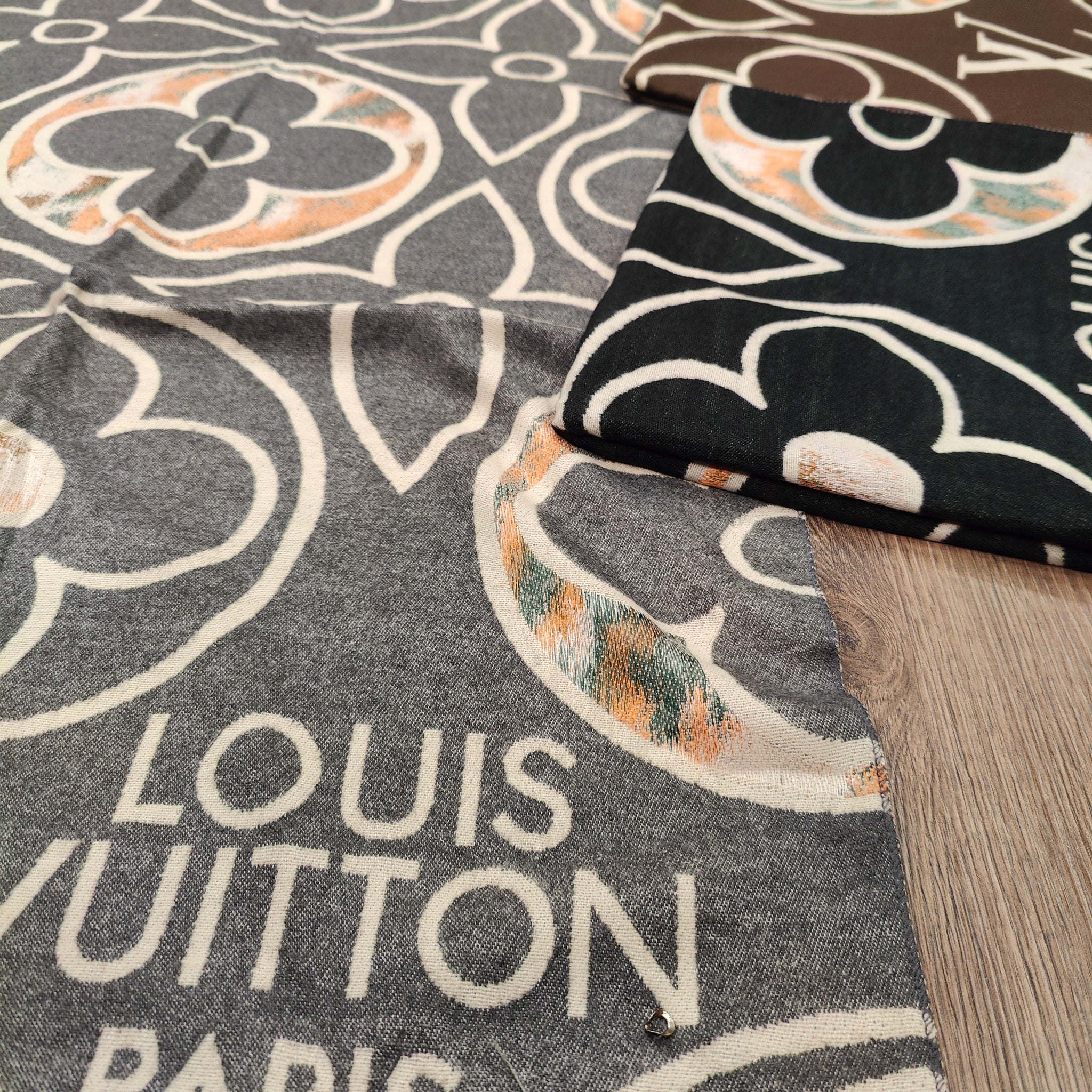 Louis Vuitton Scarf & Stole For Women