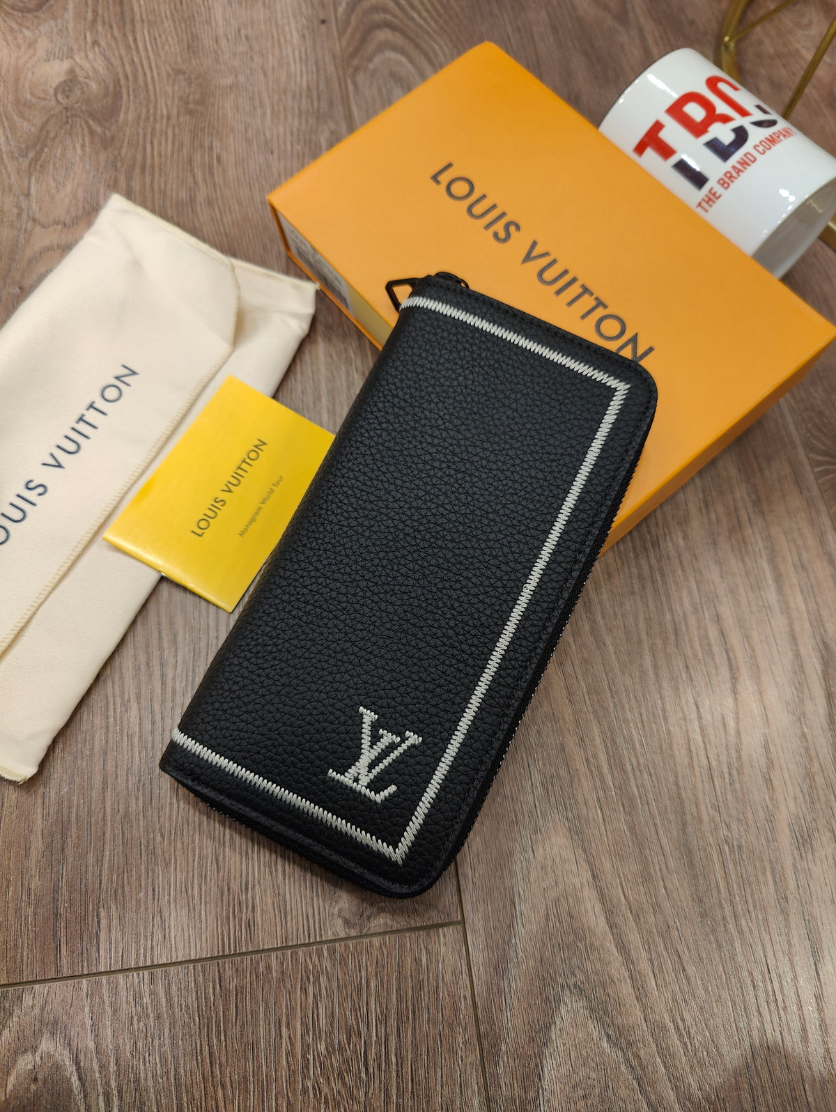 Louis Vuitton Zippy Vertical Men's Wallet