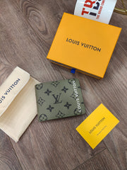 Louis Vuitton Men's Wallet