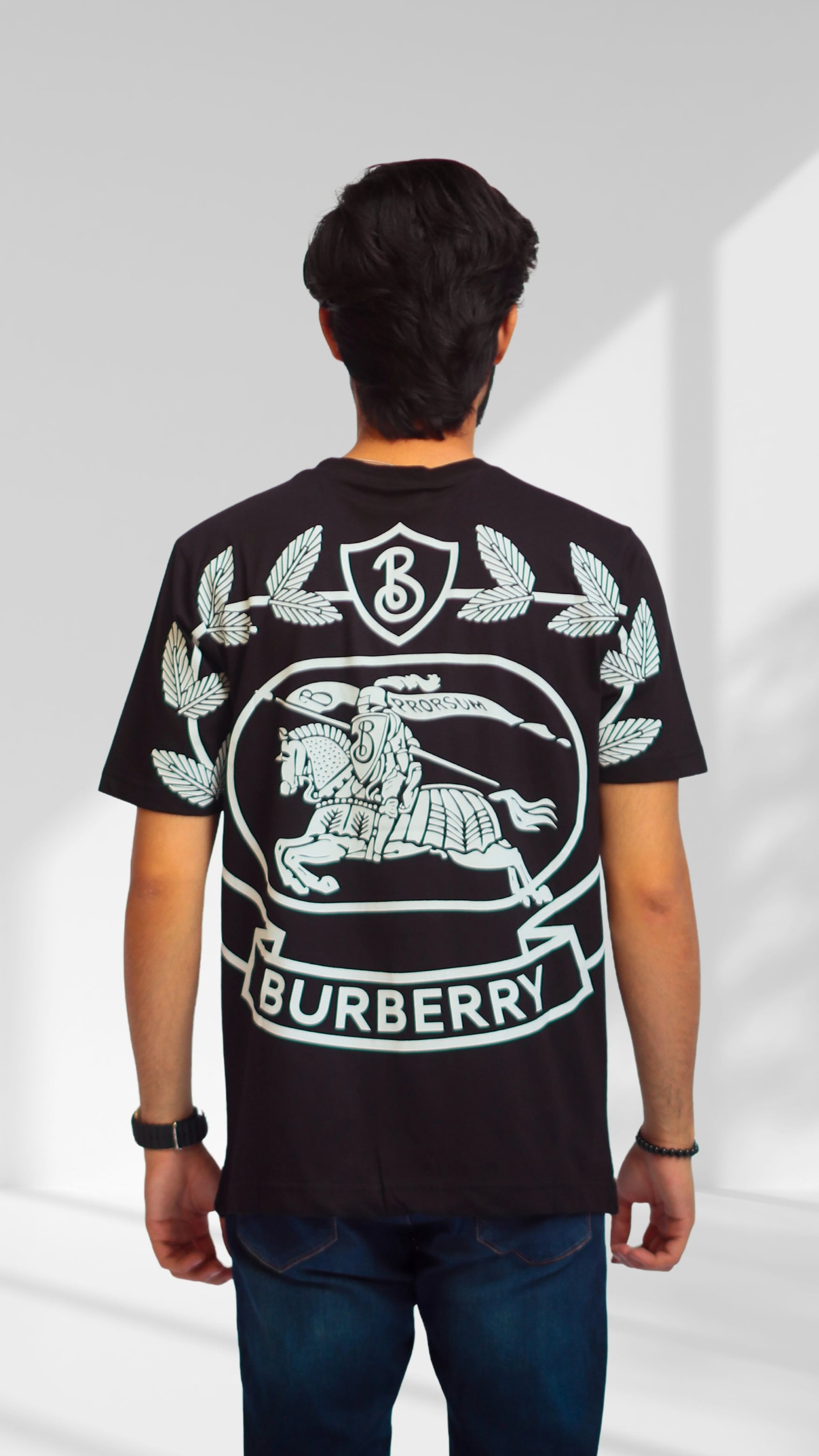 Burberry Men's Tshirt