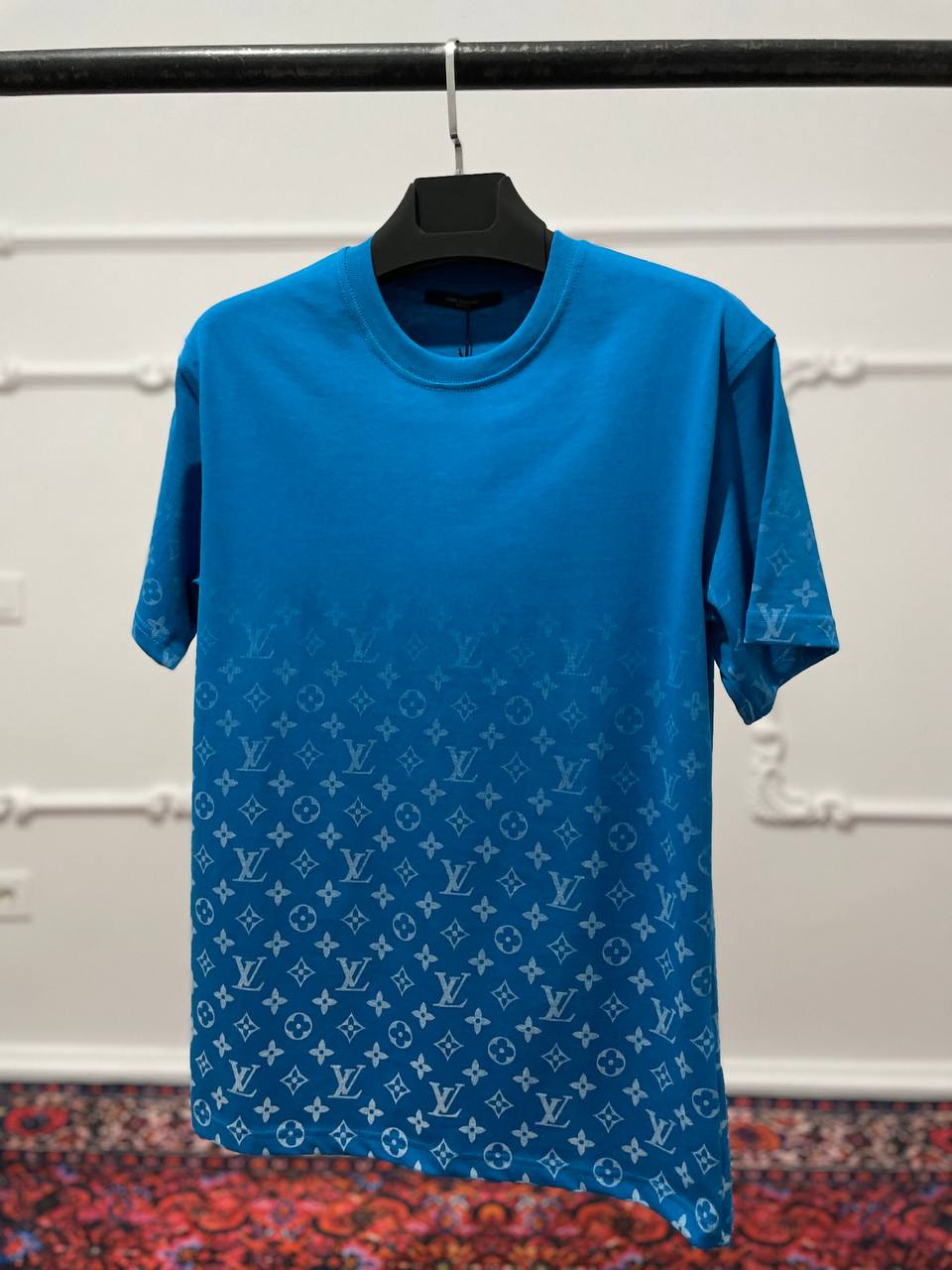 Louis Vuitton - Men's T - Shirts