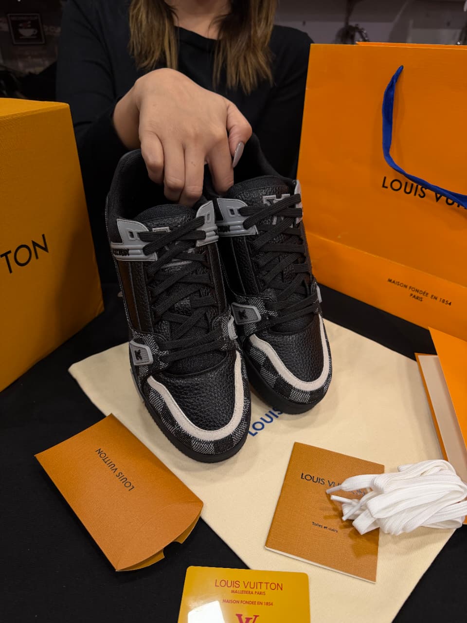Louis Vuitton 1:1 Grade Sneaker