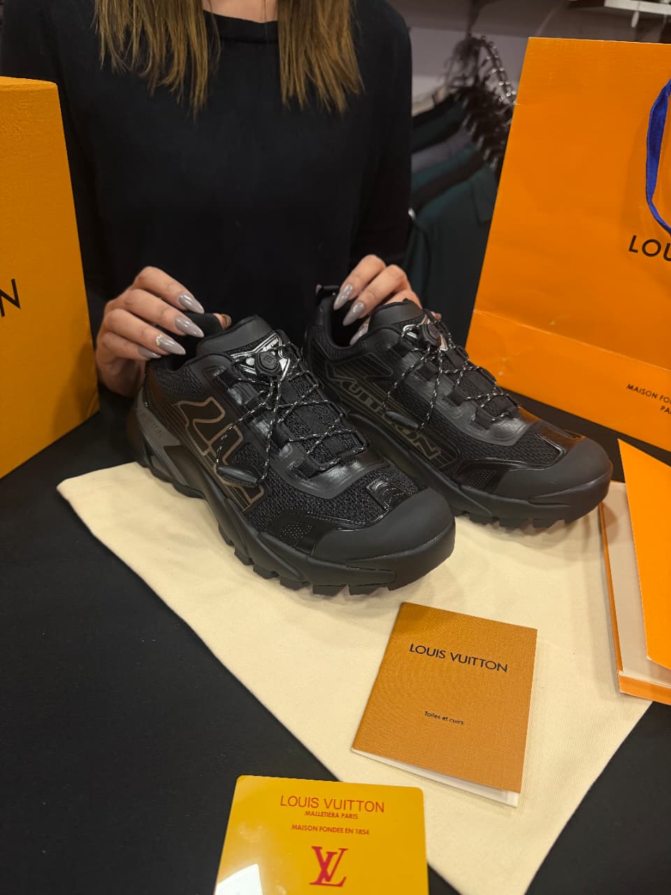 Louis Vuitton 1:1 Grade Sneaker