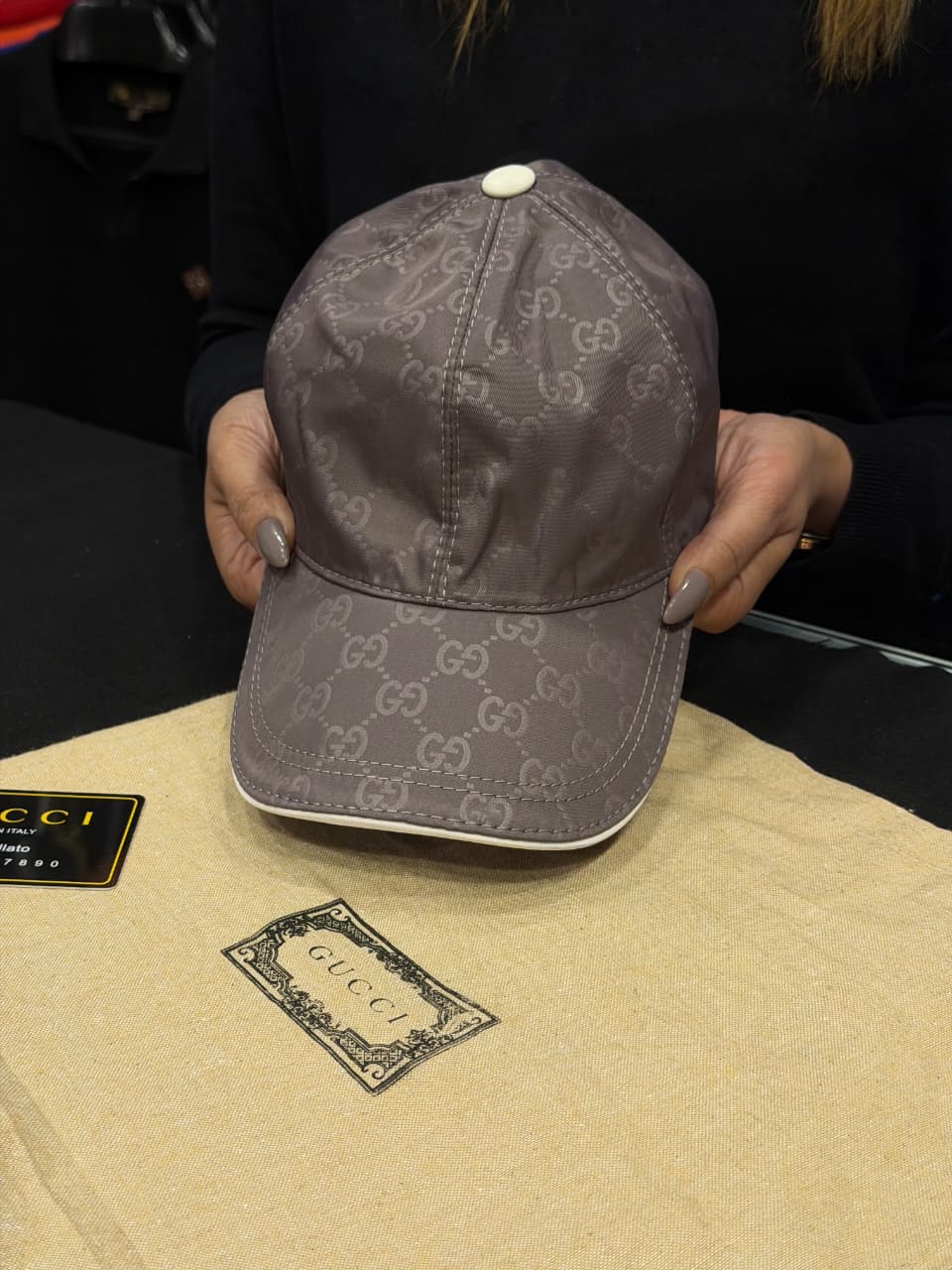 Gucci Premium Cap with Dust Cover