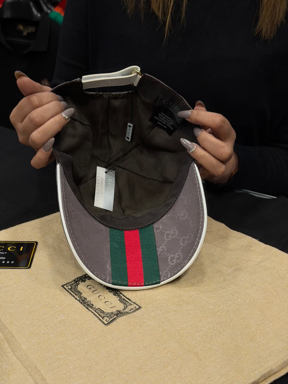 Gucci Premium Cap with Dust Cover