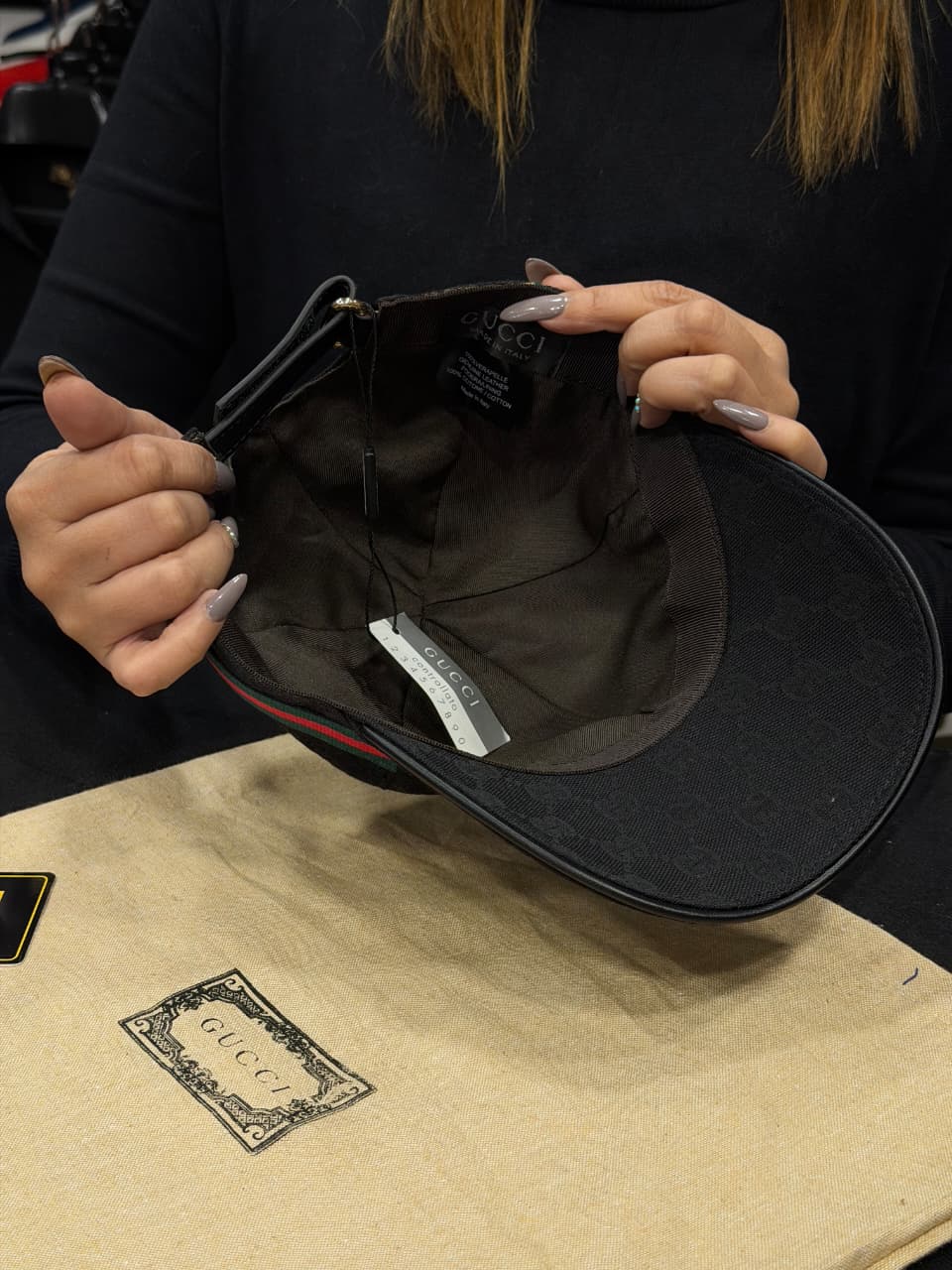 Gucci Premium Cap with Dust Cover