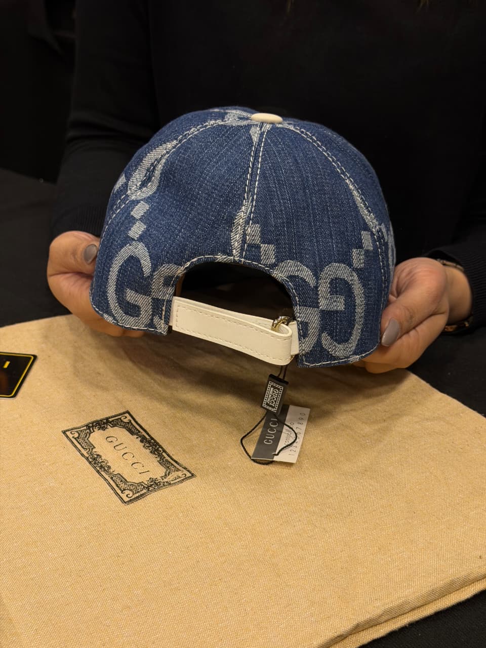 Gucci Premium Cap with Dust Cover