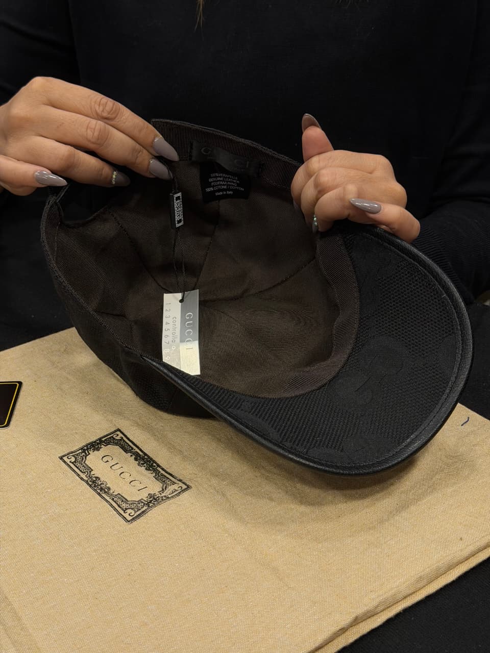 Gucci Premium Cap with Dust Cover