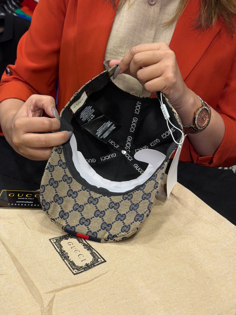 Gucci Premium Cap with Dust Cover