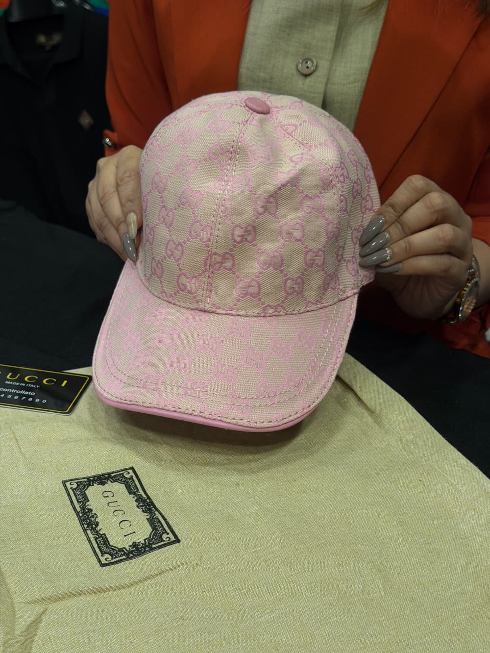 Gucci Premium Cap with Dust Cover