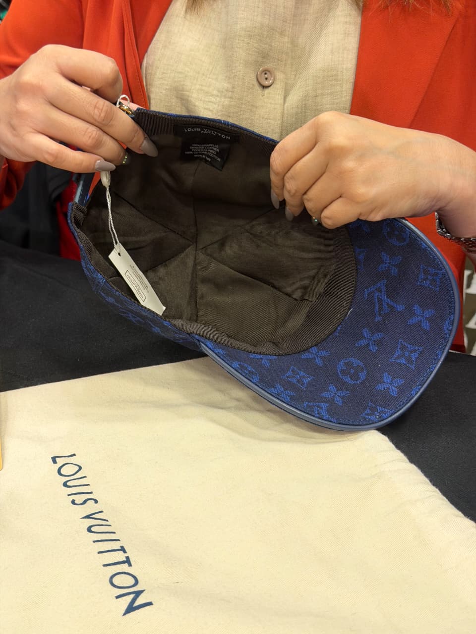 Louis Vuitton Premium Cap with Dust Cover