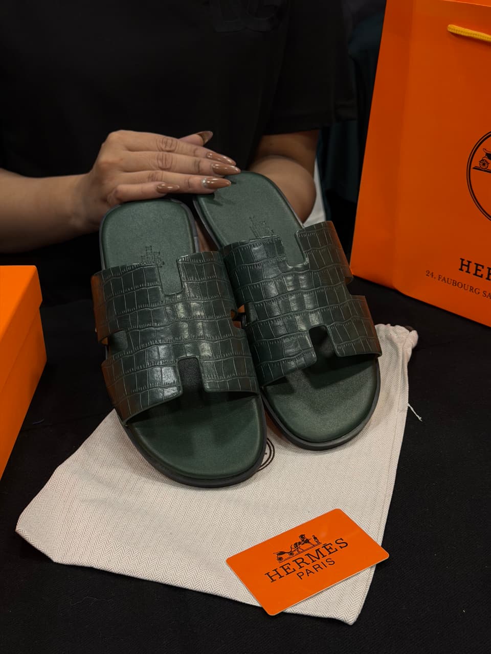 Hermes Izmir High Grade Slides with box