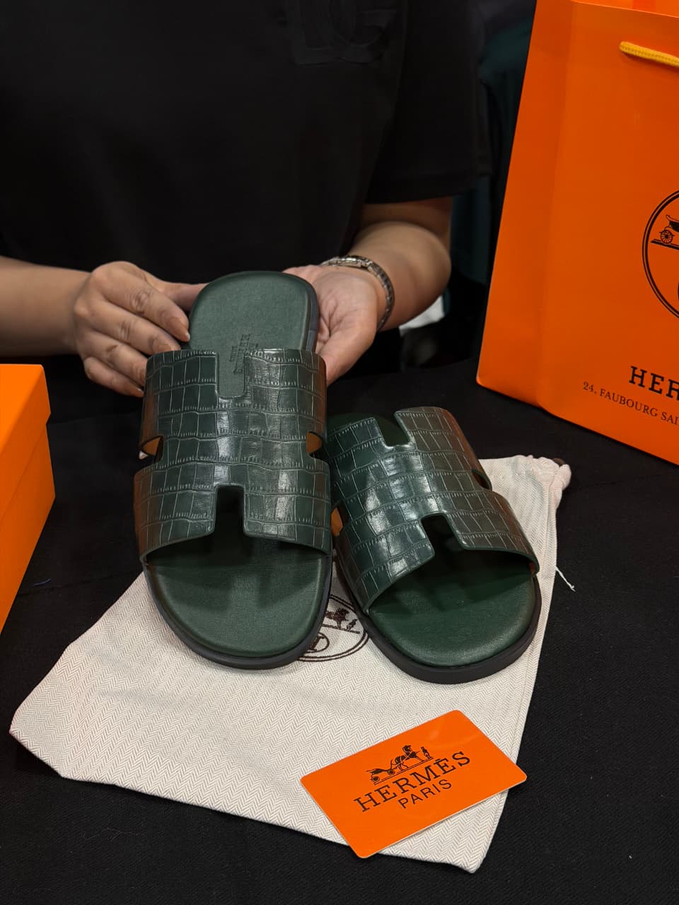 Hermes Izmir High Grade Slides with box