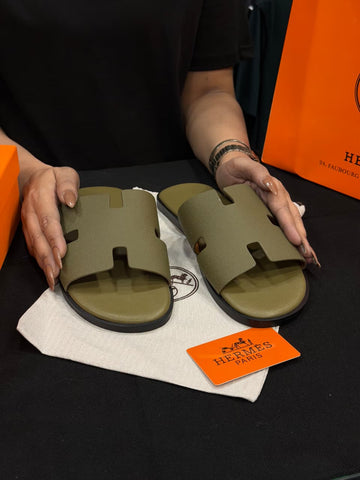 Hermes Izmir High Grade Slides with box