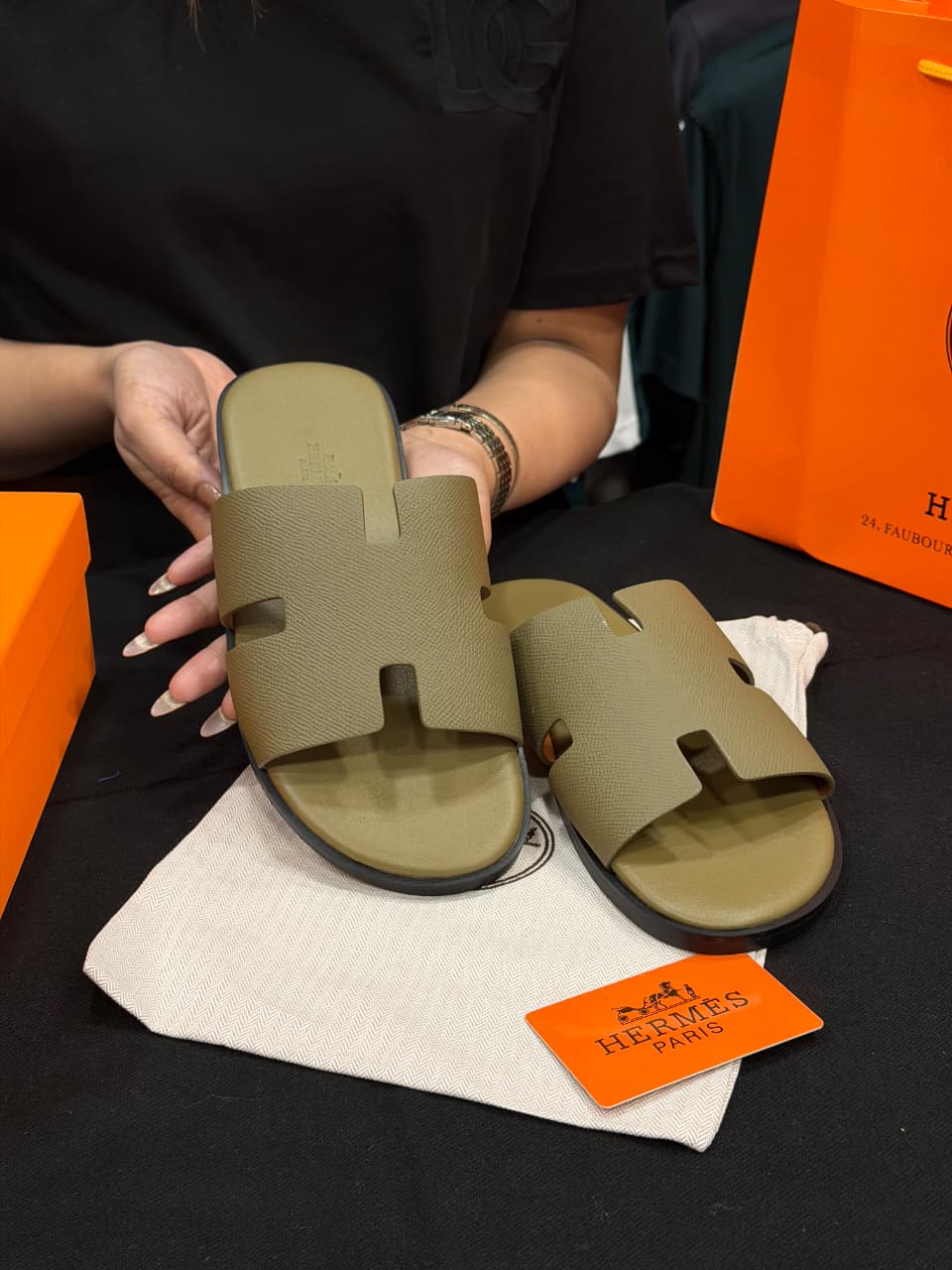 Hermes Izmir High Grade Slides with box