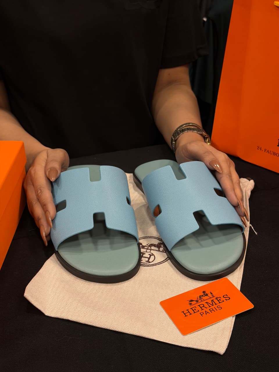 Hermes Izmir High Grade Slides with box