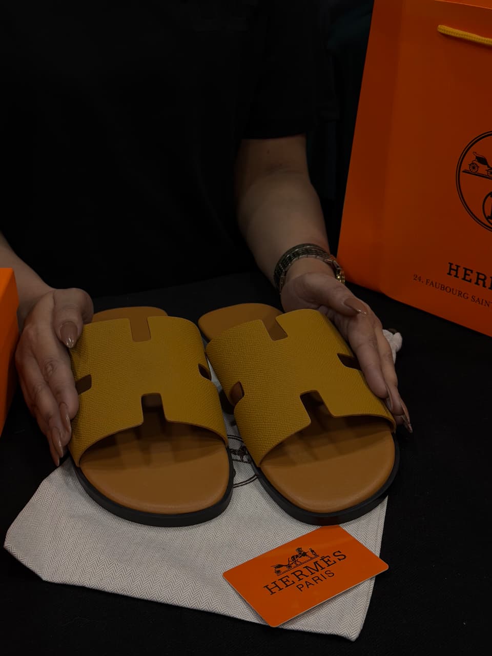Hermes Izmir High Grade Slides with box