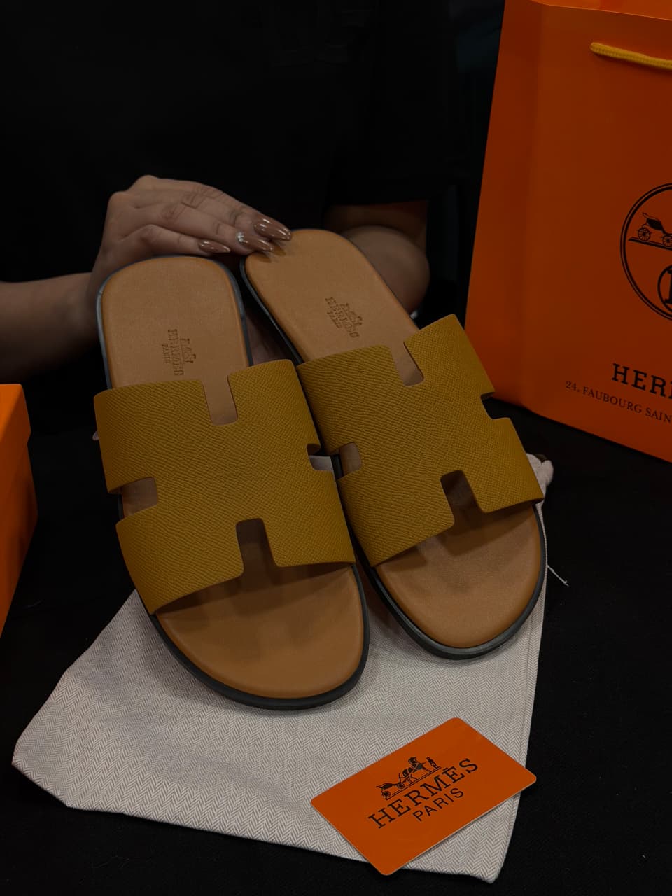 Hermes Izmir High Grade Slides with box