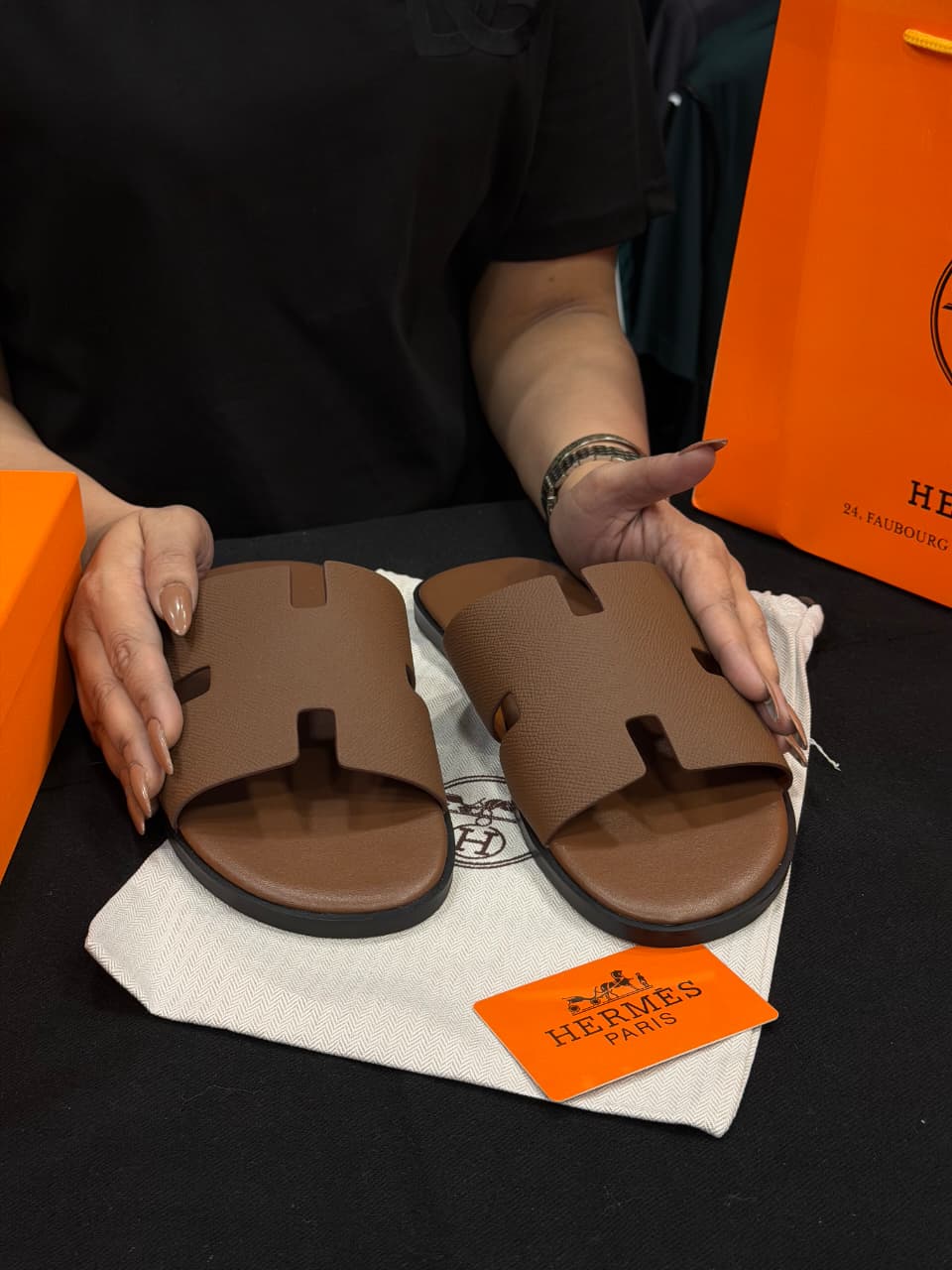 Hermes Izmir High Grade Slides with box