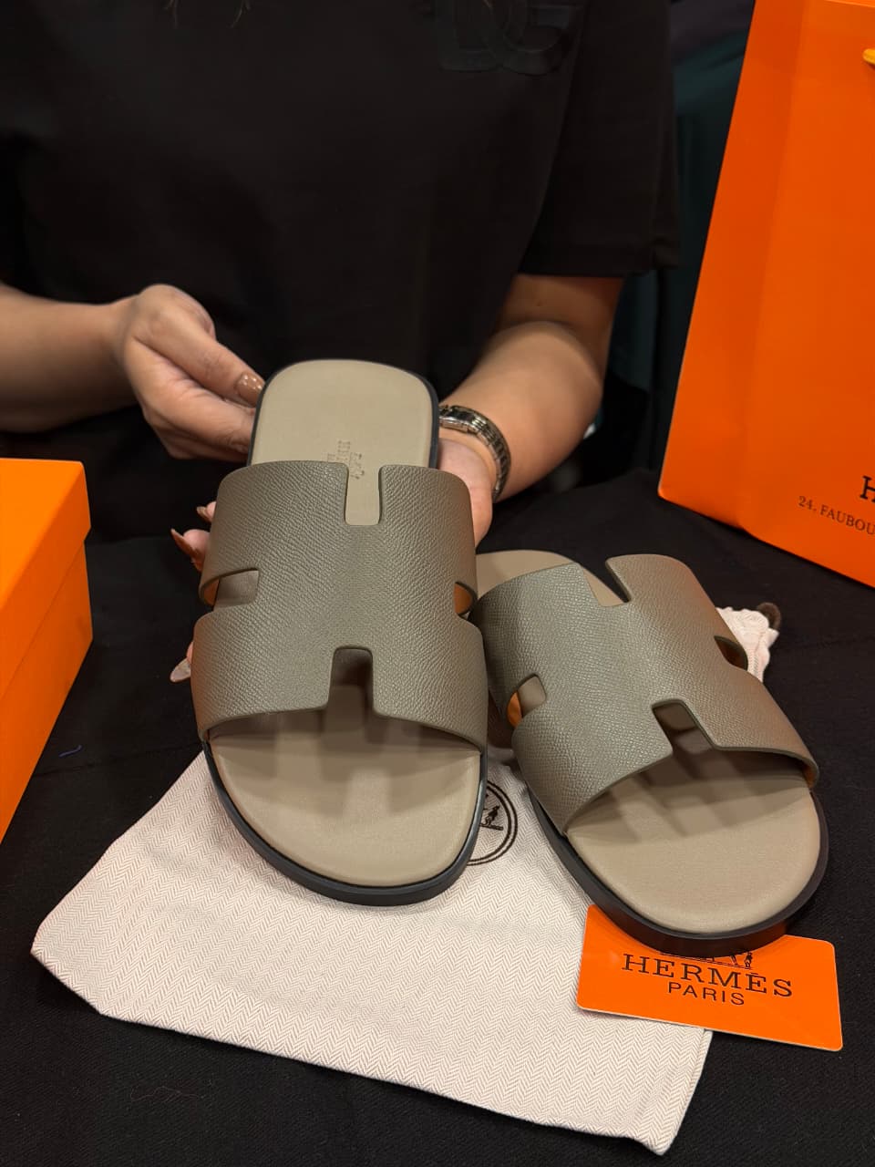 Hermes Izmir High Grade Slides with box