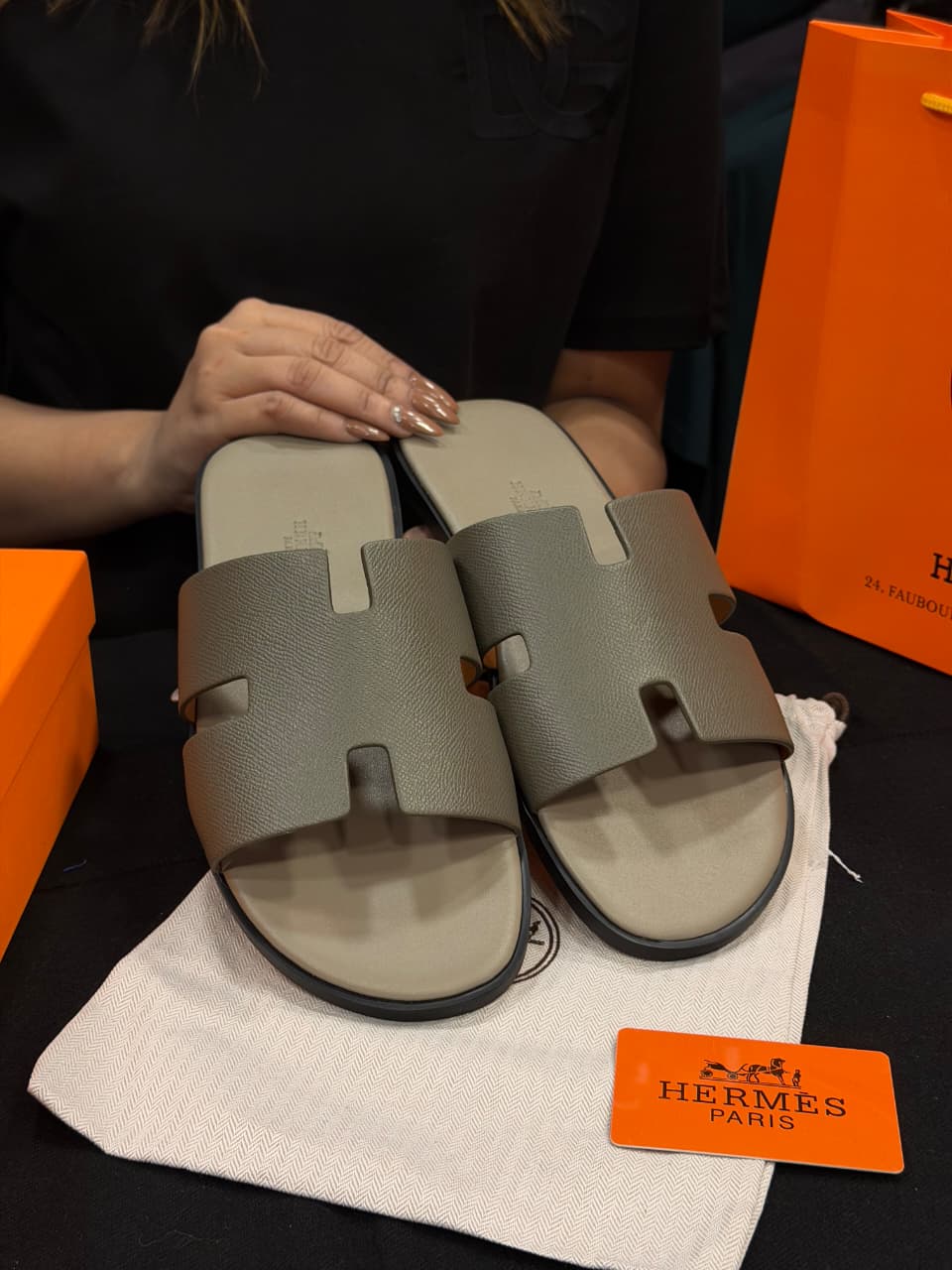 Hermes Izmir High Grade Slides with box