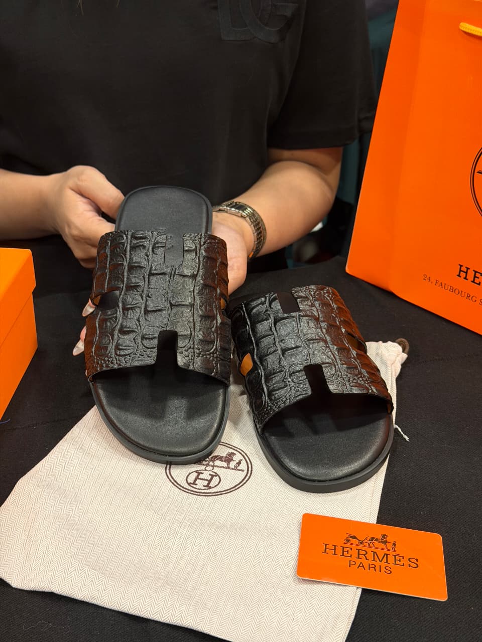 Hermes Izmir High Grade Slides with box