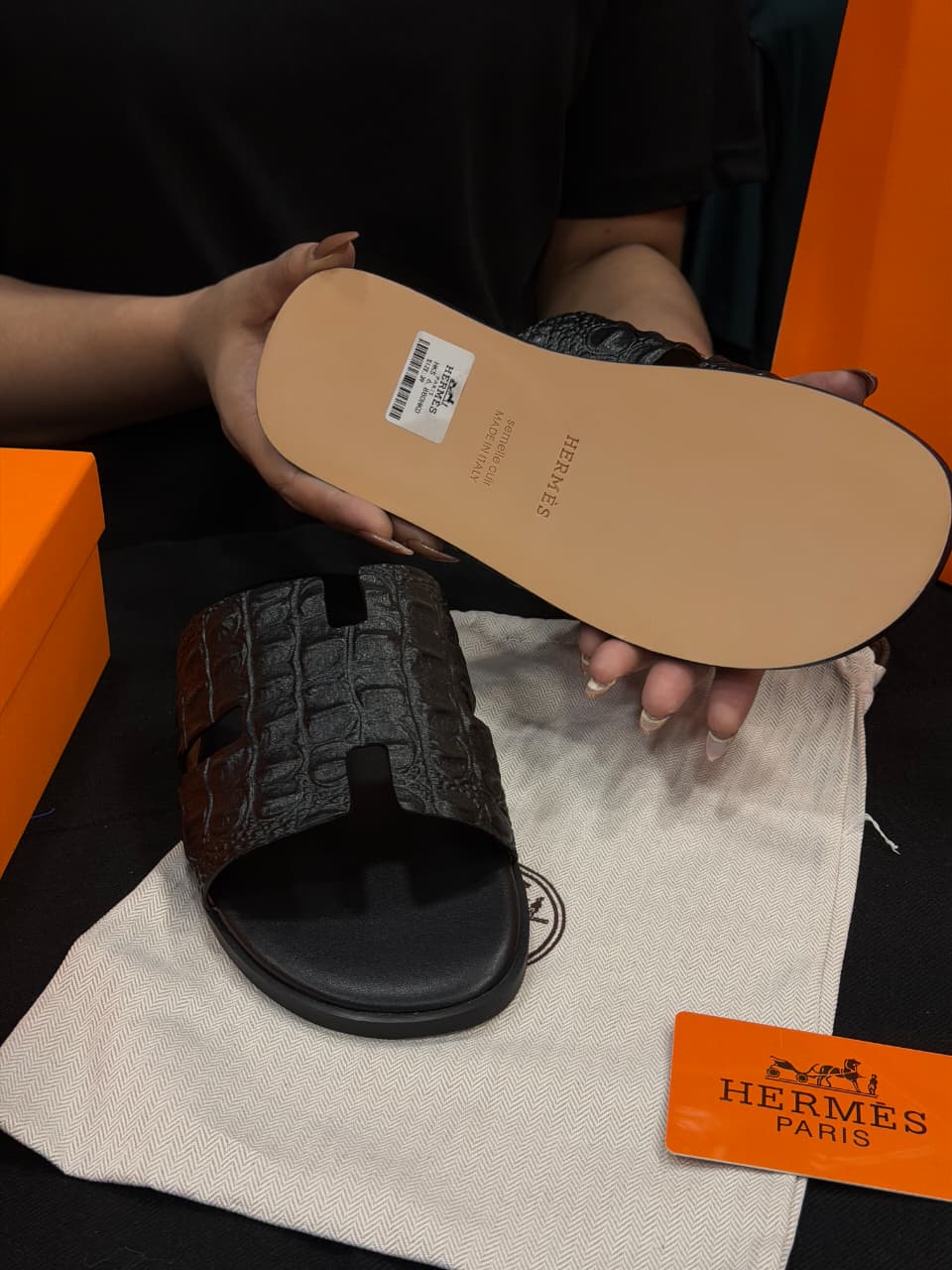 Hermes Izmir High Grade Slides with box