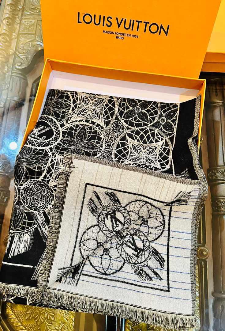 Louis Vuitton Women's Scarf with Box
