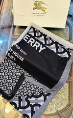 Burberry Women's Scarf with Box